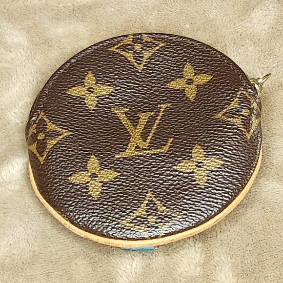 Louis Vuitton Monogram Round Coin Purse, Authentic - Picture 1 of 8